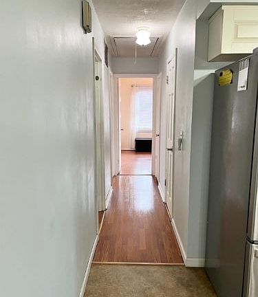 5th image of 220 Park Ave
