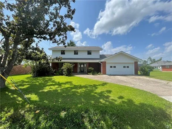 12 River Park Dr, Hahnville, LA 70057