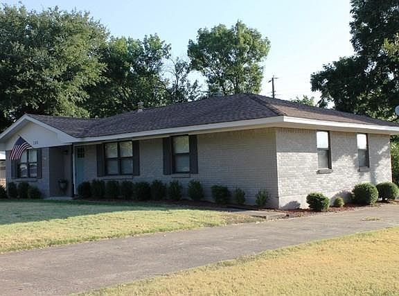 3rd image of 120 Brannan Dr