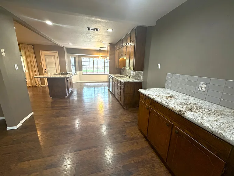 804 Spring Brook Dr — Photo 2