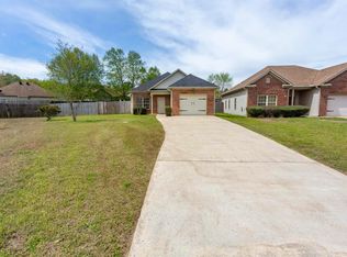 1028 Meriweather Dr, Calera, AL 35040