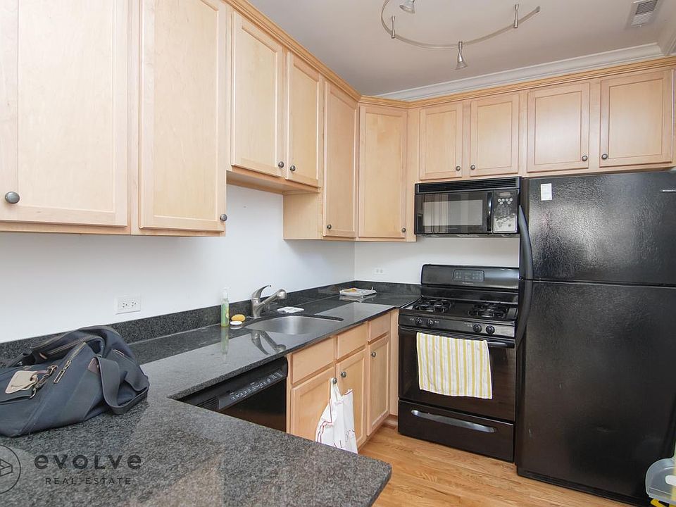 1st image of 1216 W Waveland Ave #1MT
