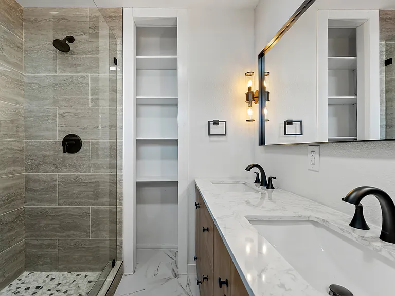 6638 Aintree Cir — Photo 14