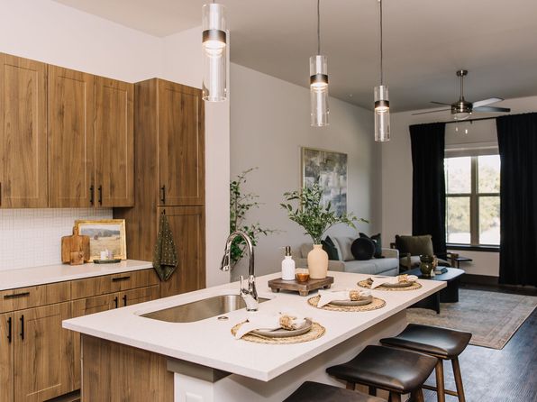 1440 Henderson St #1230