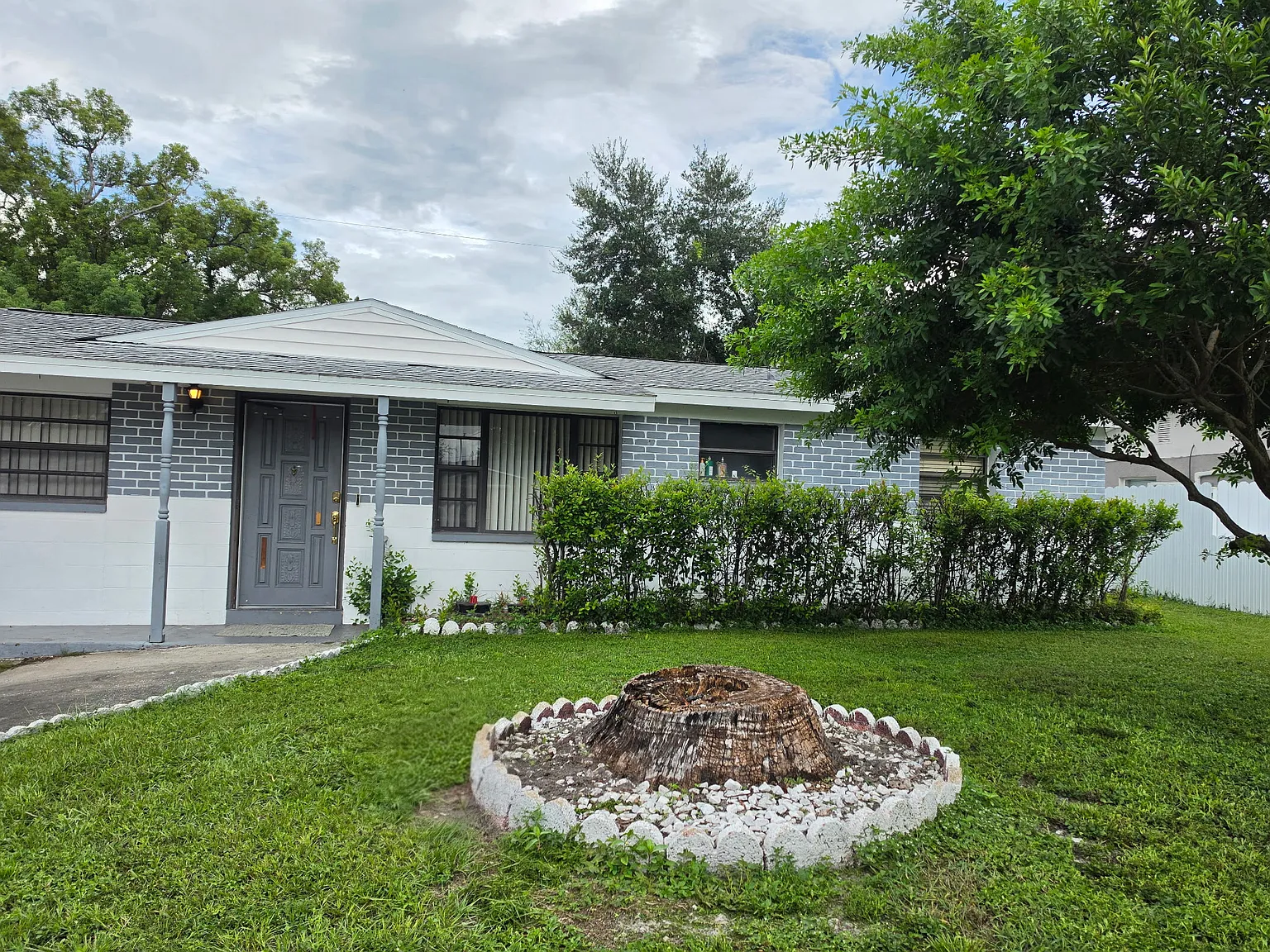 3 bed, 1200 sqft, $2,200 — Photo 3