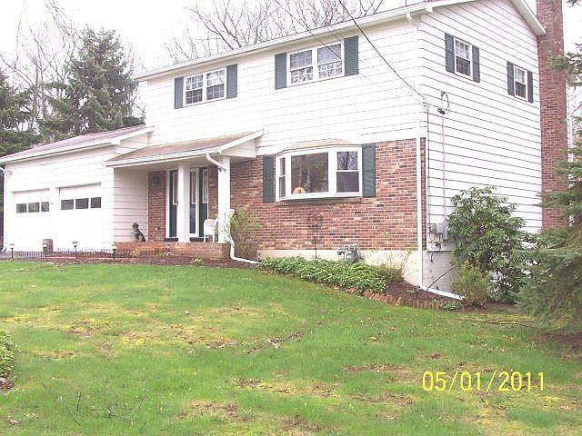 1st image of 606 Laird Ave