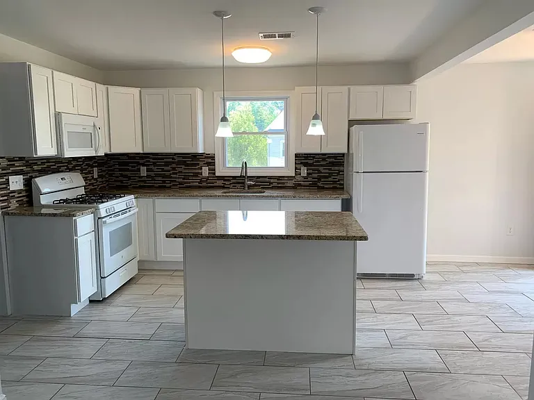 107 Winslow Pl #2 — Photo 12