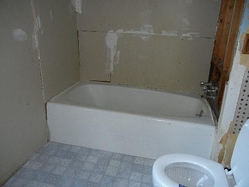 4th image of 216 Mallette Ave