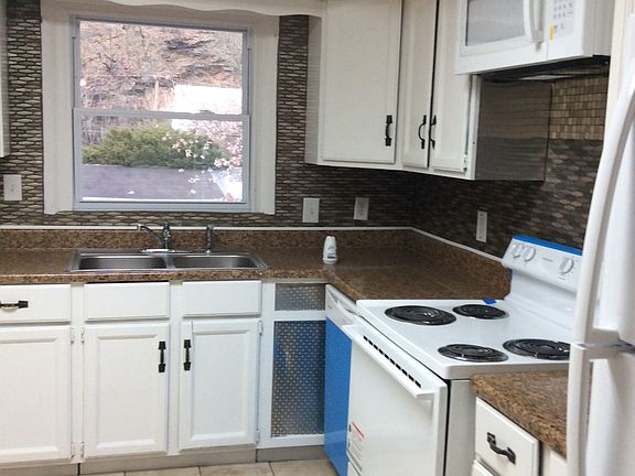 5th image of 812 W Norwegian St