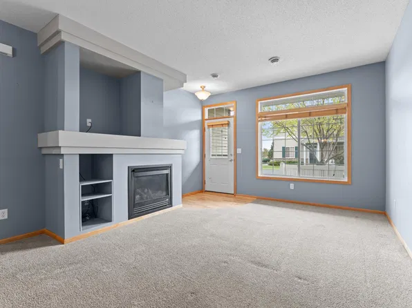 1877 Sandcherry Ct NW, Rochester, MN 55901