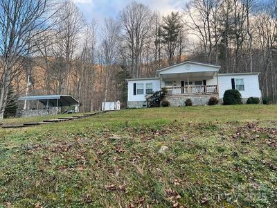 221 Peterson Rd, Green Mountain, NC, 28740