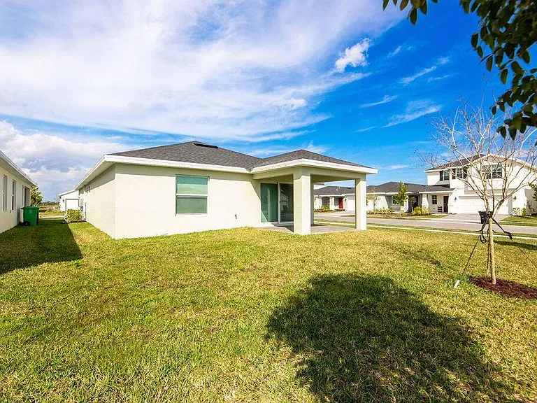 11146 NW Fernbrook Dr — Photo 36