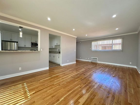 3rd image of 6153 Lexington Ave APT 16