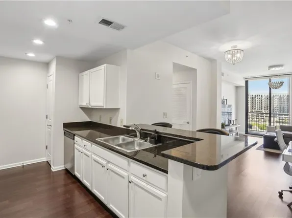 3040 Peachtree Rd NW Unit 713, Atlanta, GA 30305