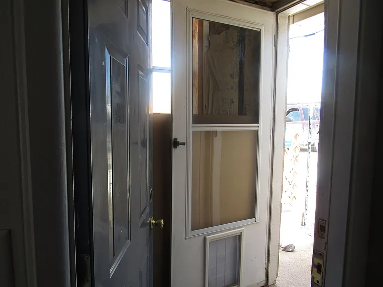 741 1/2 N Lincoln St — Photo 16
