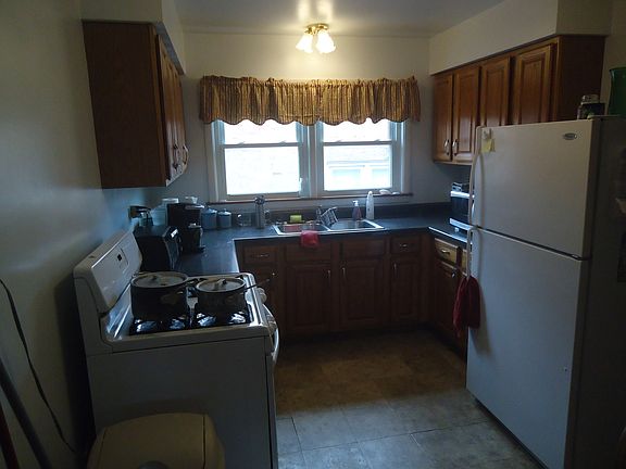 2nd image of 4936 Greenwood St APT 3E