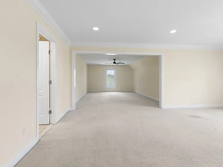 Primary Bedroom - Upper Level