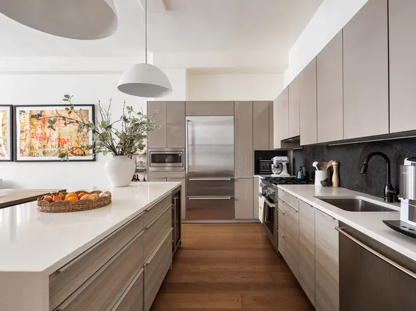 42 East 20th Street image 3 of 13