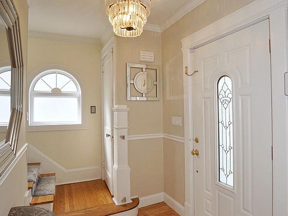 4th image of 121 Mountainview Ave