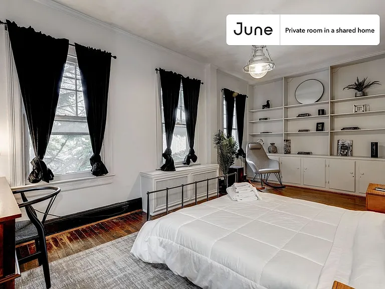 2270 Cathedral Ave NW #2A — Photo 2