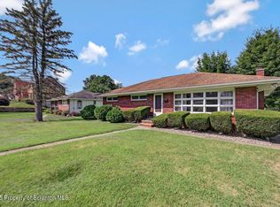 812 Glenwood Rd, Old Forge, PA 18518