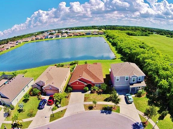 3rd image of 705 Parker Den Dr