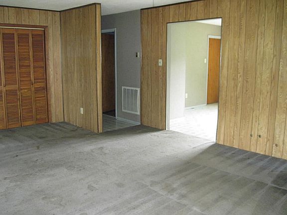 5th image of 16714 Laurelwood Dr