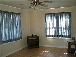 4th image of 908 S Avenue A