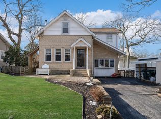 18 Sunburst Dr, Rocky Point, NY 11778