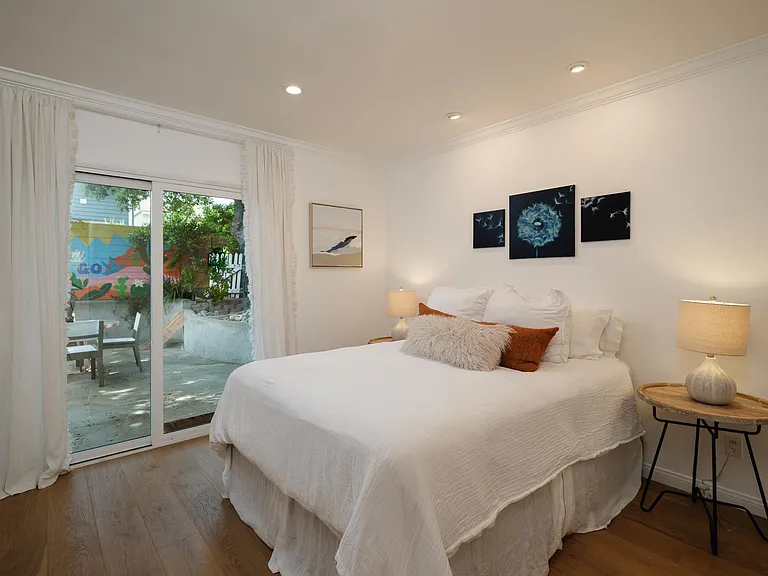 2325 Montrose Ave #A — Photo 20