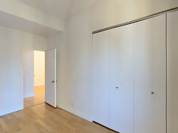 260 West 52nd Street image 7 of 9