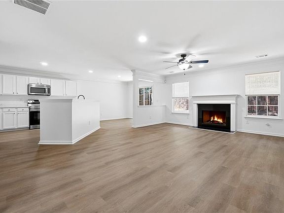 5th image of 3050 Centerglen Ln