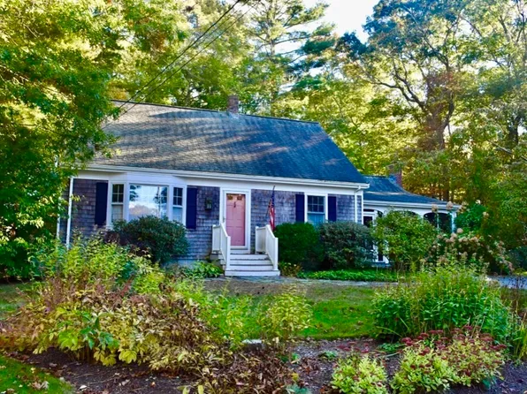 50 Elliot St, Dartmouth, MA 02747