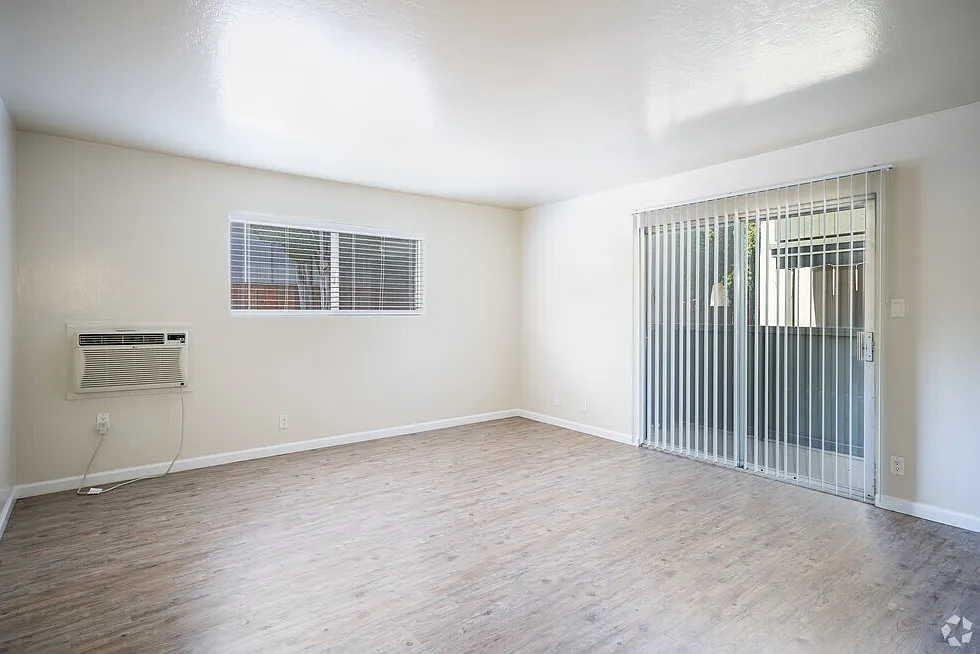 Kingston Place Apartments — Photo 4