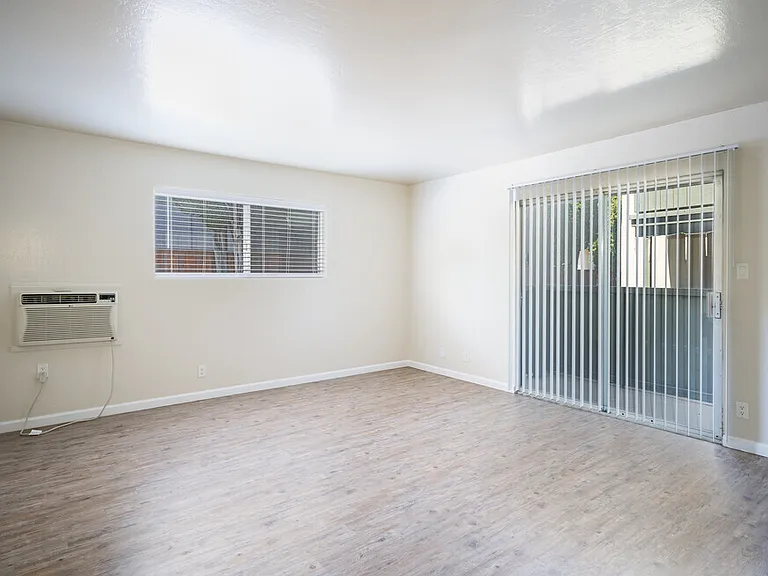 Kingston Place Apartments — Photo 4
