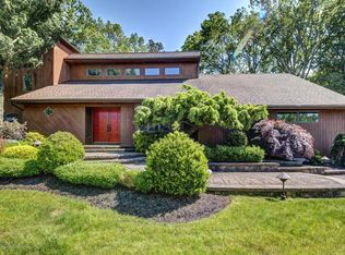10 Malke Dr, Ocean, NJ 07712