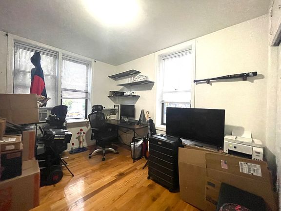 3rd image of 4347 43rd St APT 2F