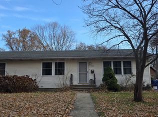 1722 Oakwood Ave, Dekalb, IL 60115