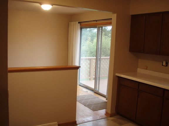 5th image of 9026 W 93rd St