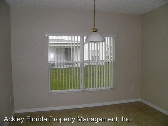 5th image of 488 Columbia Ct