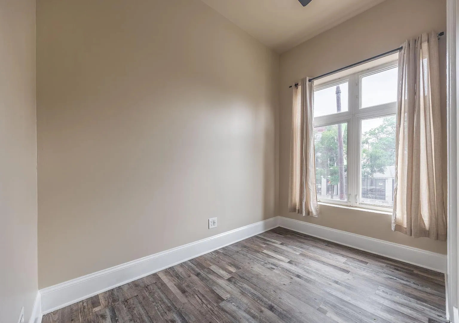 1102 North California Avenue #2 — Photo 4