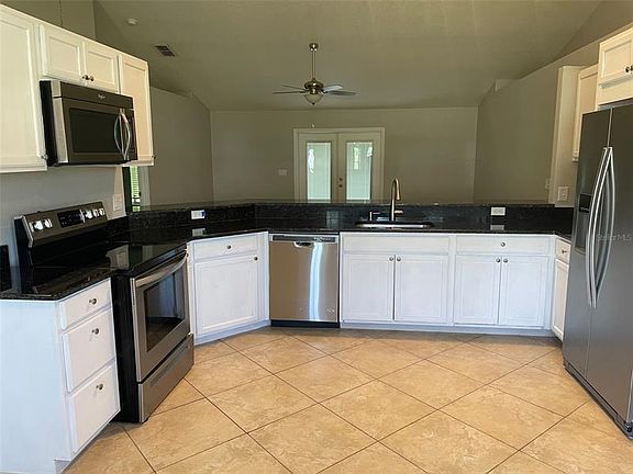 3rd image of 673 Park Valley Cir