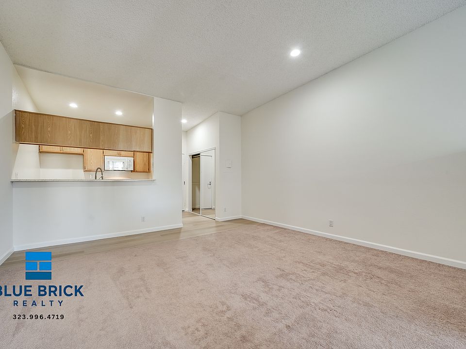 1st image of 11225 Morrison St APT 118