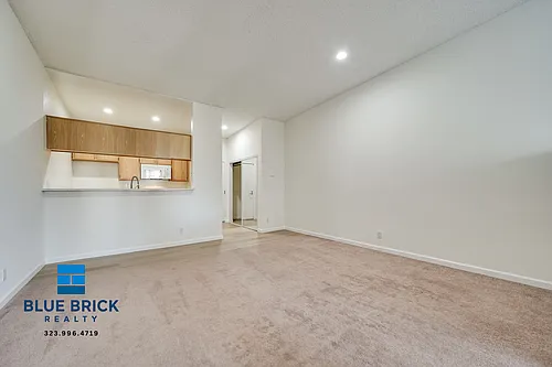 11225 Morrison St Photo 1