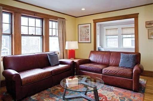 2nd image of 42 Willoughby St