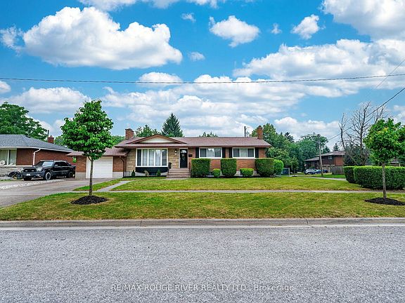 3rd image of 25 Clearview Hts