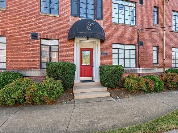 3rd image of 1203 N Main St APT F