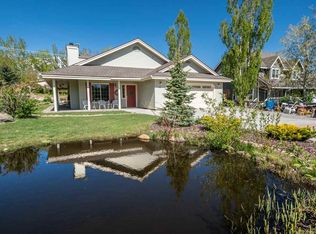 33 Sierra Springs Dr, Crowley Lake, CA 93546