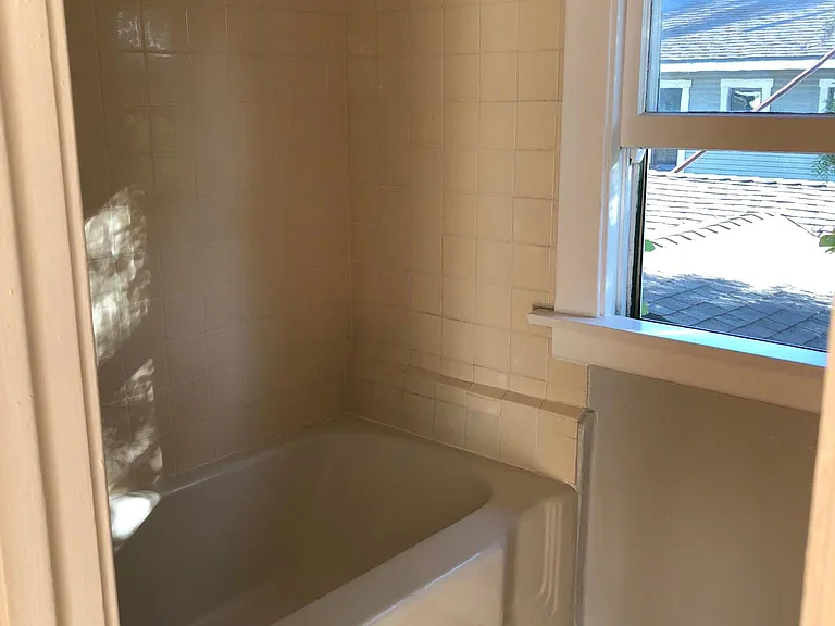 322 Market St — Photo 34