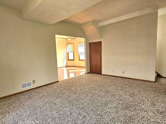 3rd image of 2112 5th Ave N